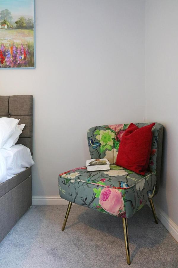 Spacious 4br Centre W/ Free Parking Apartamento